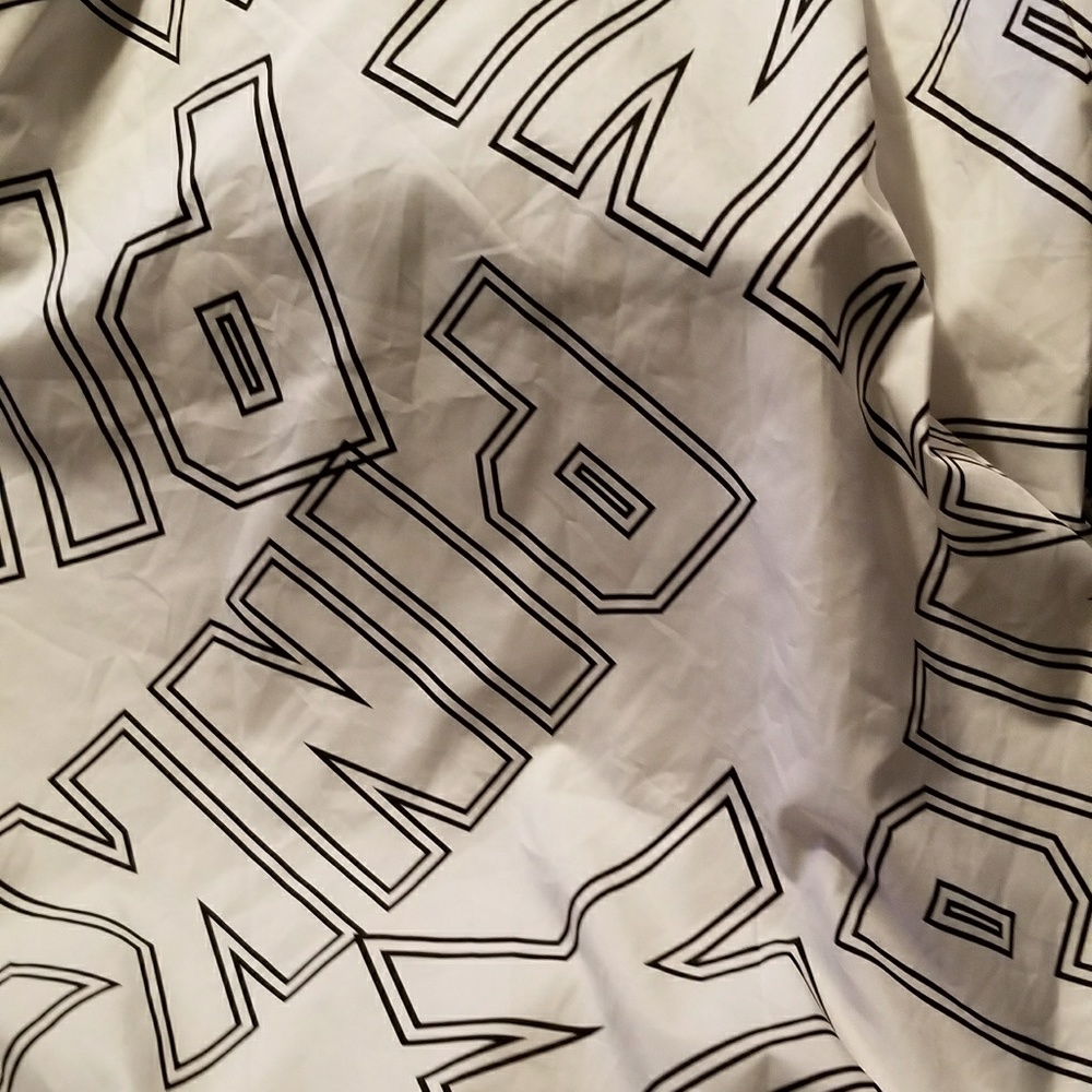 Windbreaker - Picture 2 of 6